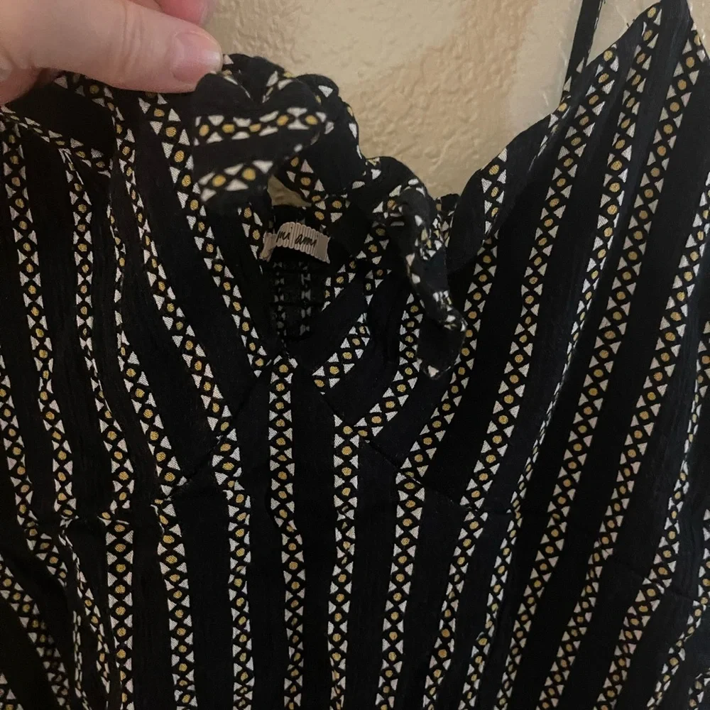 Mi Ami, Dressy Crop Top, Size L, Black & Gold - Picture 3 of 5
